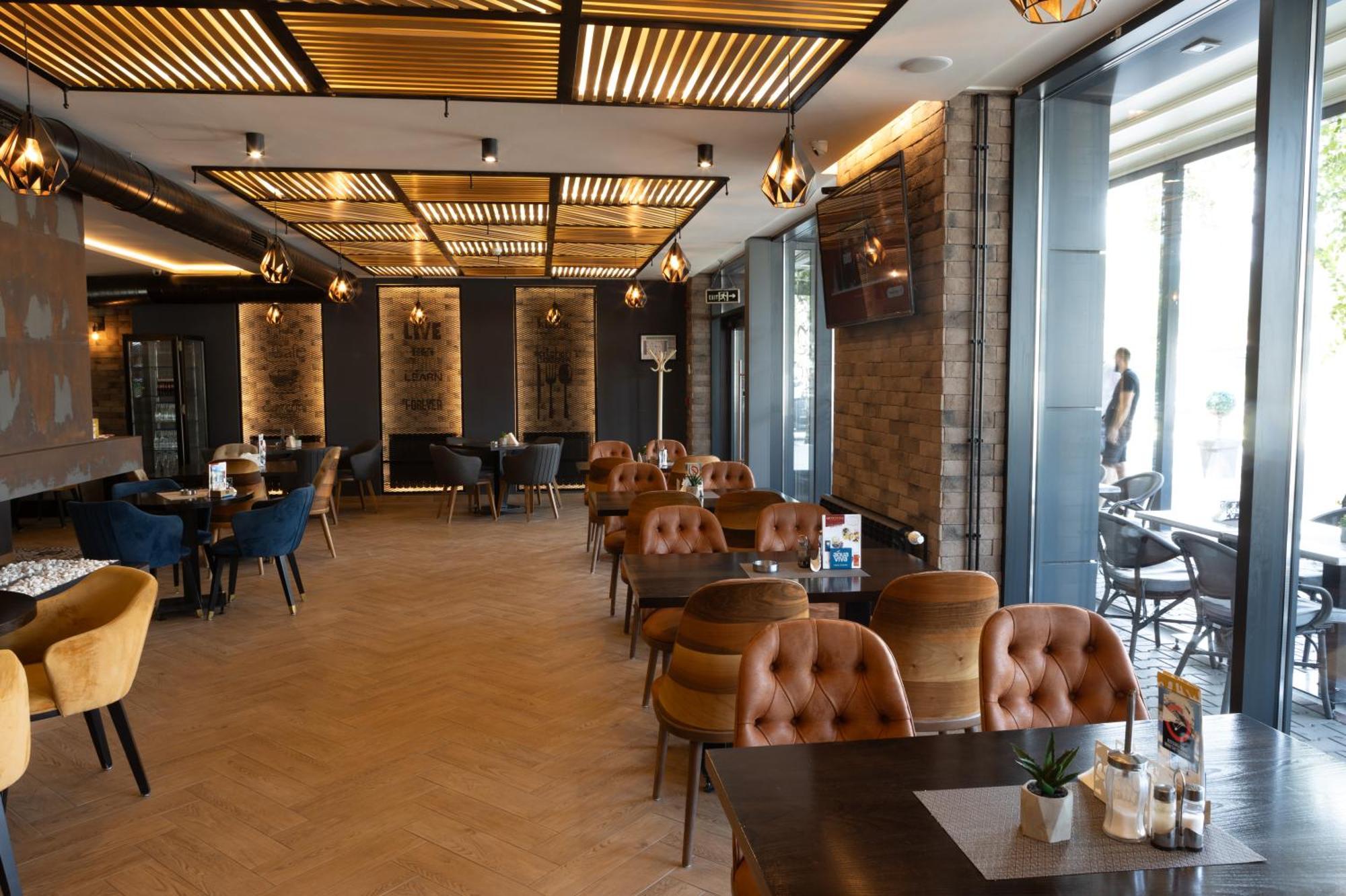 Hotel M Star نوفي بازار المظهر الخارجي الصورة