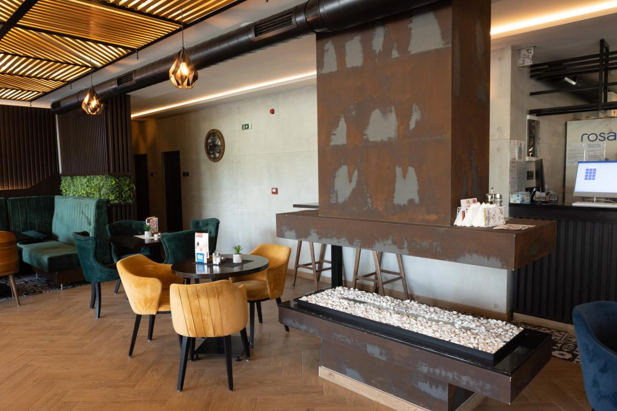Hotel M Star نوفي بازار المظهر الخارجي الصورة