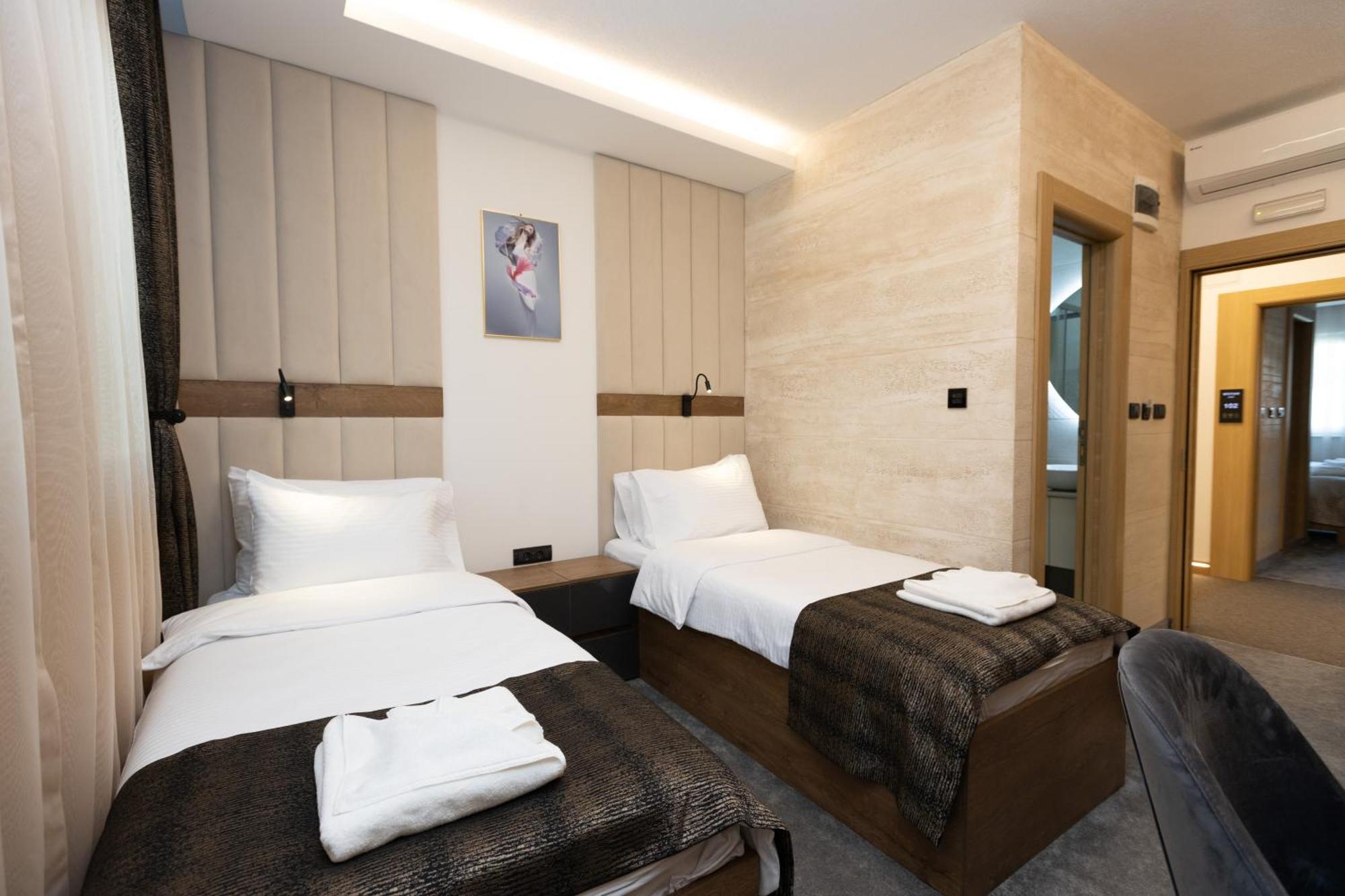 Hotel M Star نوفي بازار المظهر الخارجي الصورة